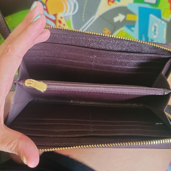 Coach maroon bag and wallet set - Picture 9 of 9